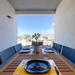 Perfect Location Idyllic 2br By Buena Vista