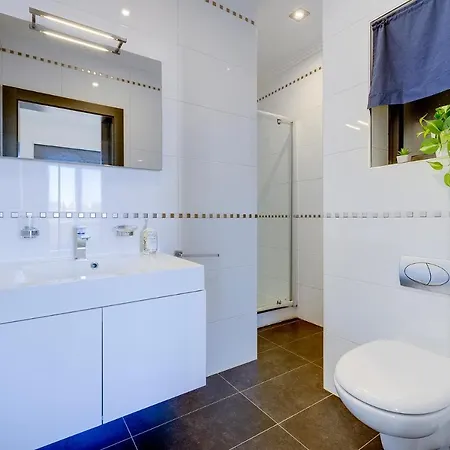 Perfect Location Idyllic 2br