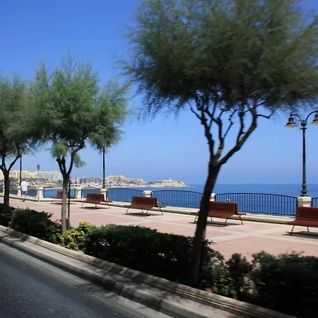 Apartment Perfect Location Idyllic 2br